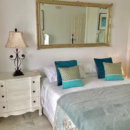 Apartment The Castle 2 Bedroom With Amazing Sea Views *
