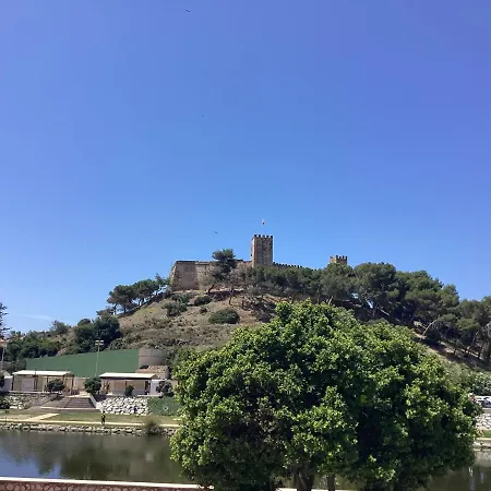 The Castle 2 Bedroom With Amazing Sea Views *